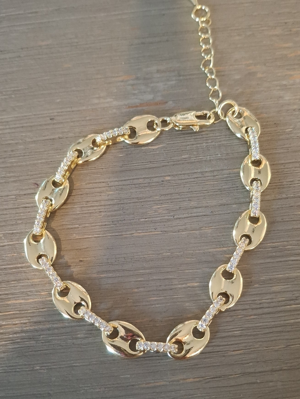 Elegant Gold Chain Necklace And Bracelet Set - Picture 2 of 5